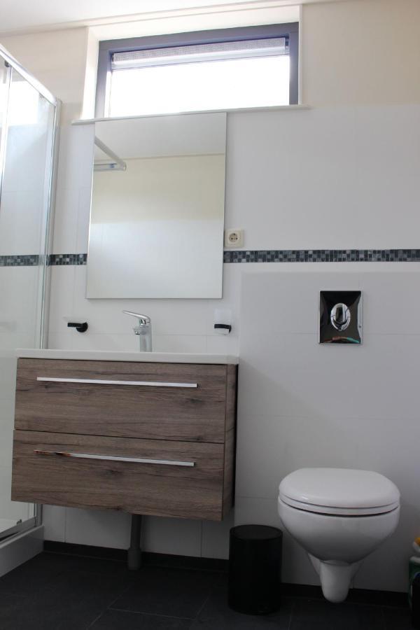 Logement De Garage Sneek Luaran gambar