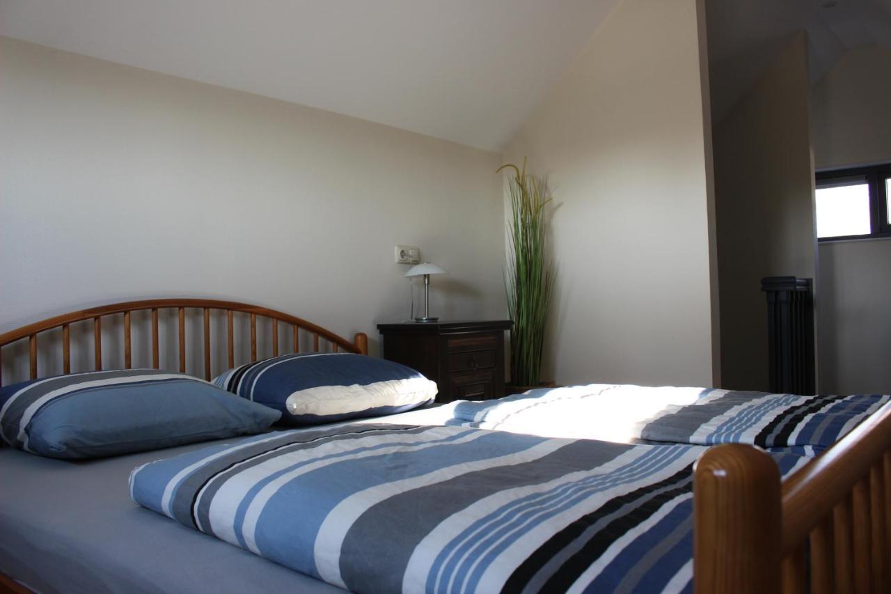 Logement De Garage Sneek Luaran gambar