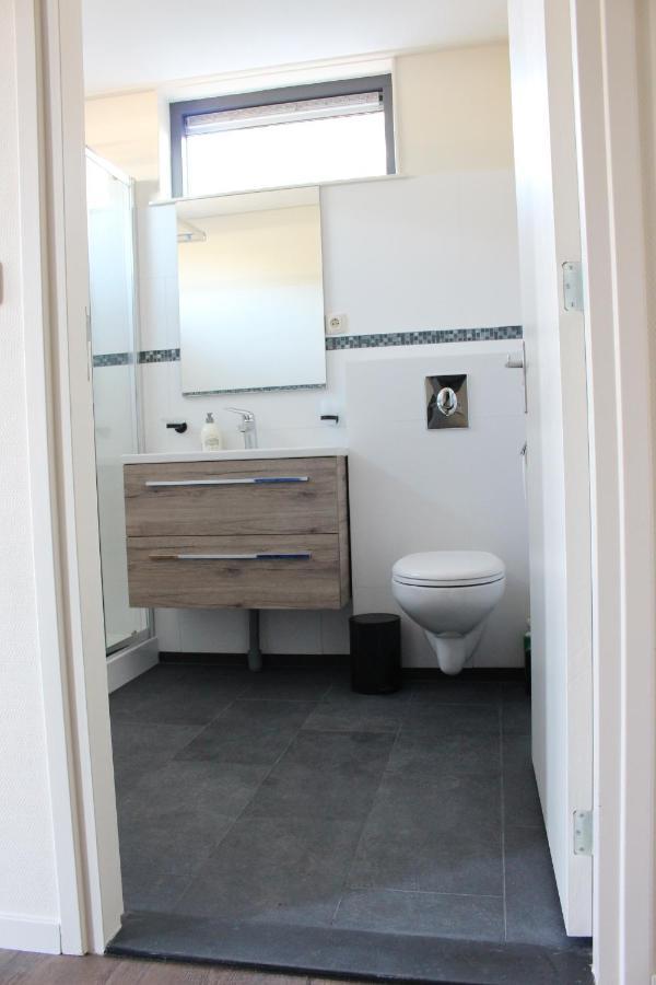 Logement De Garage Sneek Luaran gambar