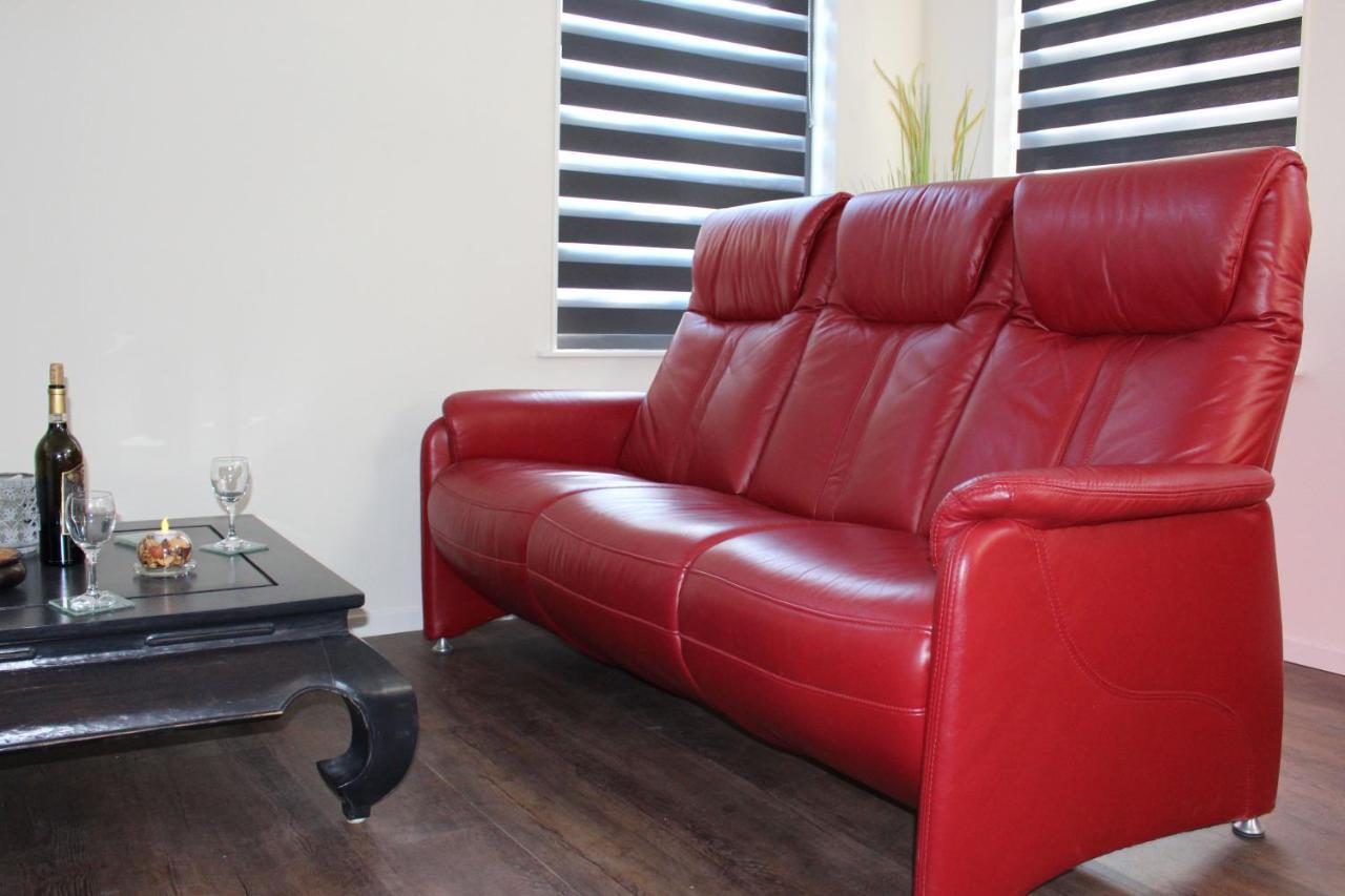Logement De Garage Sneek Luaran gambar