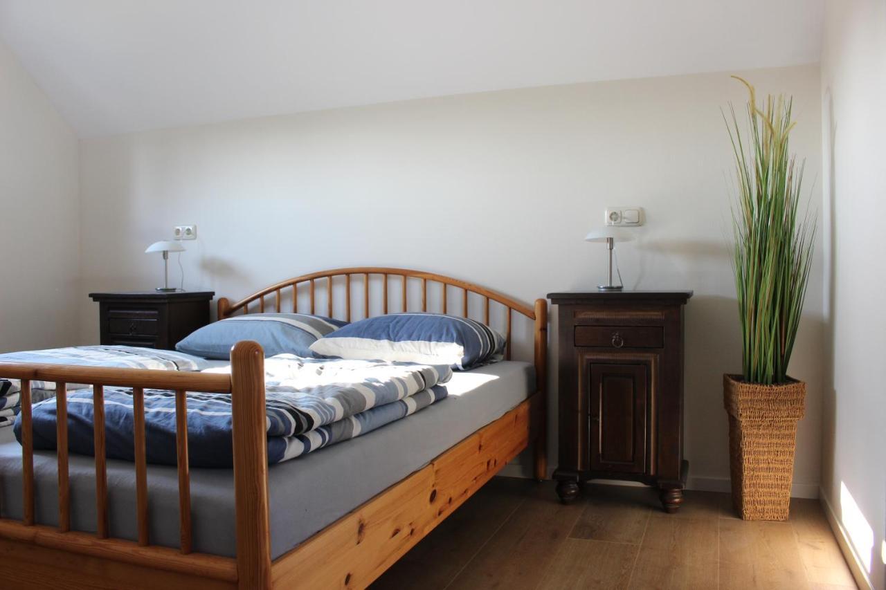Logement De Garage Sneek Luaran gambar