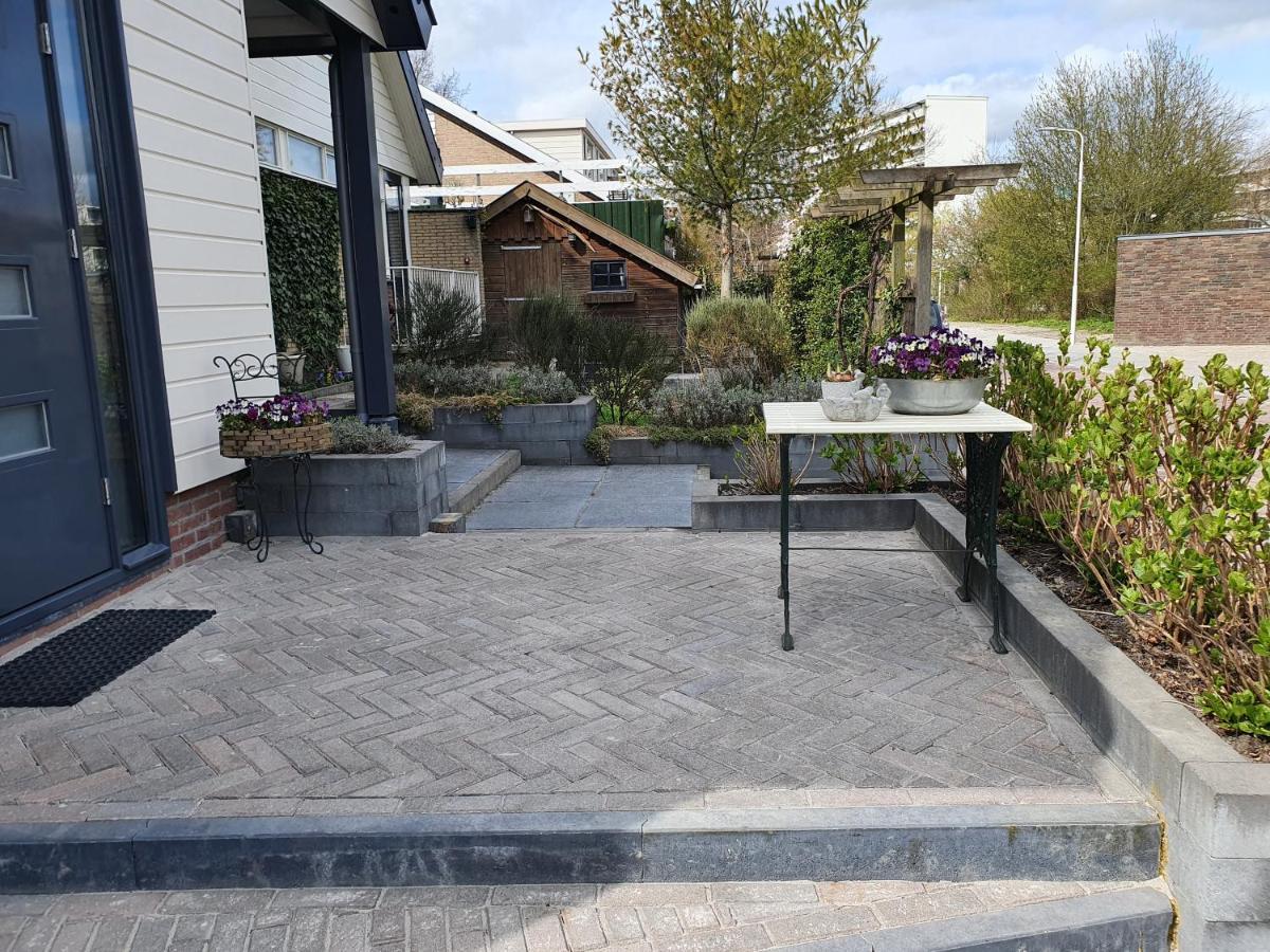 Logement De Garage Sneek Luaran gambar