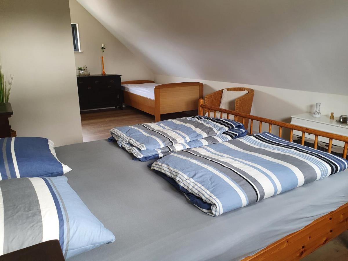 Logement De Garage Sneek Luaran gambar